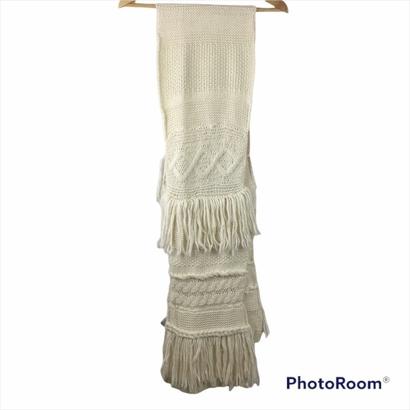 American Eagle Outfitters Chunky Knit Cream Fringed Scarf - Picture 2 of 4
